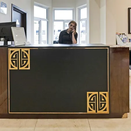 Hotel Oyo The Baltimore 3*