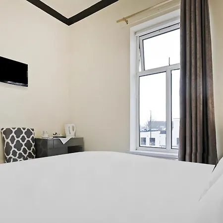 Oyo The Baltimore Hotel