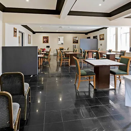 Oyo The Baltimore 酒店 3*