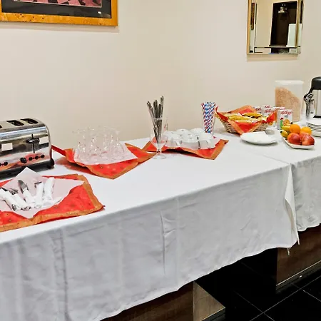 Hotel Oyo The Baltimore 3*
