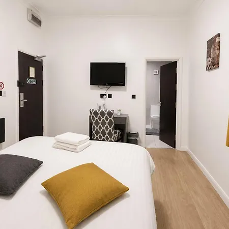 Oyo The Baltimore Hotel