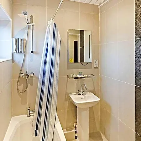 Oyo The Baltimore Hotel Middlesbrough