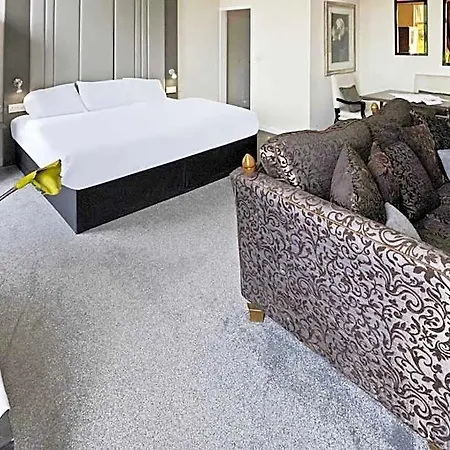 Oyo The Baltimore Hotel 3*