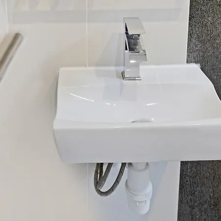 Oyo The Baltimore Отель 3*