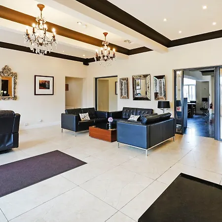 Отель Oyo The Baltimore 3*